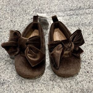Old Navy Brown Velvet Kids Dress Shoes with Bow
